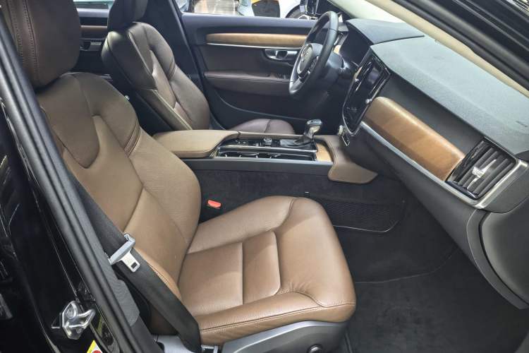 Used Volvo S90 2020 T5 Zhiyi Luxury Edition
