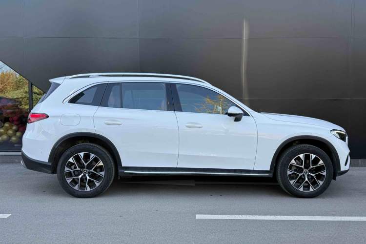 Used Mercedes-Benz GLC 2023 GLC 260 L 4MATIC Dynamic Edition 7-seater
