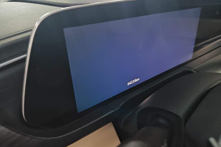 Used Buick GL8 2022 ES Landtrek 653T Luxury Edition
