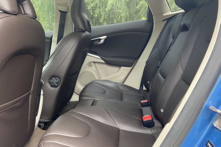 Used Volvo V40 2016 T3 Zhiyi Edition
