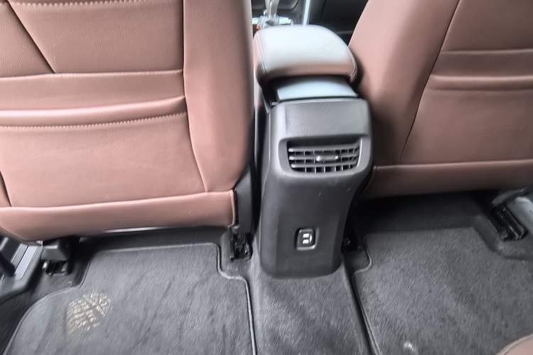 Used Buick GL6 2019 18T 6-Seater Connected Luxury Version China VI Standard
