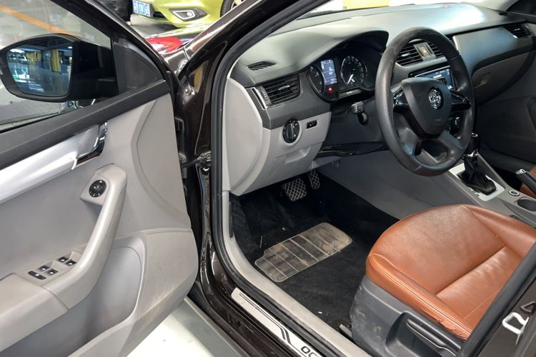 Used Skoda Octavia 2015 1.6L Automatic Yijie Edition
