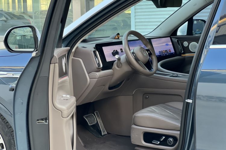 Used Hima AITO M9 2024 Range-Extended Ultra Version 52 kWh 5-Seater Model
