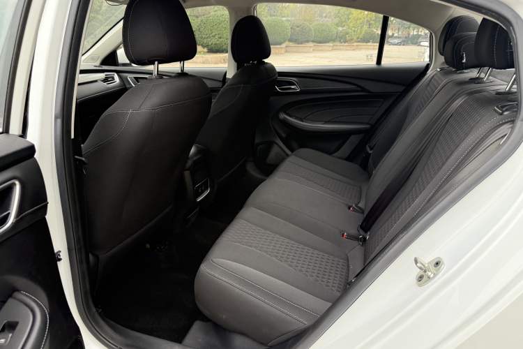 Used Roewe i5 2020 1.5L Automatic 4G Connected Linghao Edition
