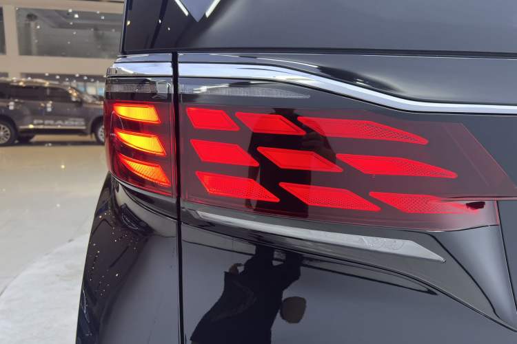 Used Toyota Alphard 2024 Dual-Engine 2.5L Prestige Edition
