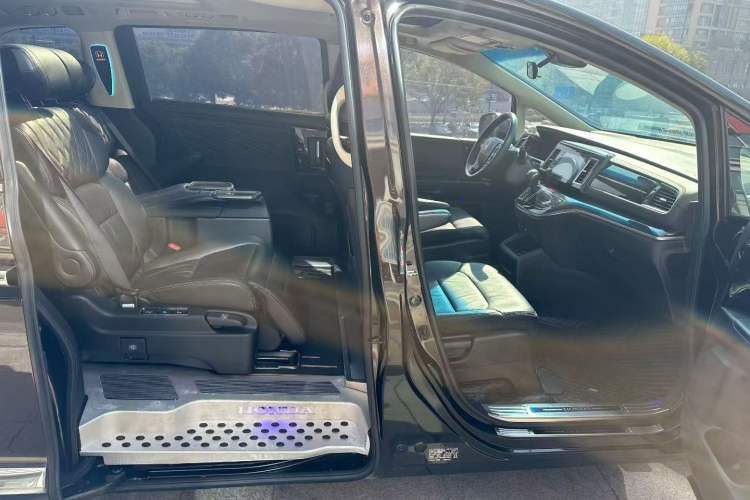 Used Honda Elysion 2019 2.0L Hybrid Luxury Edition
