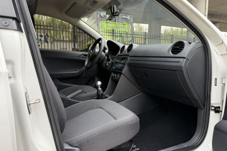 Used Volkswagen Jetta 2015 Value Edition 1.6L Manual Fashionable Style
