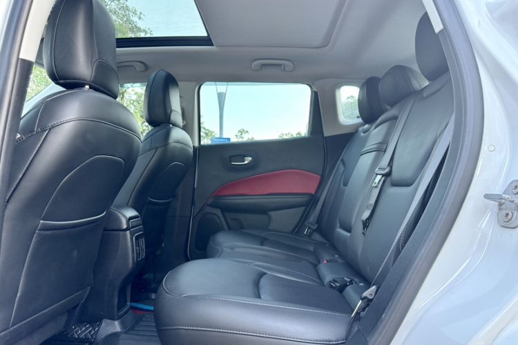 Used  Compass 2017 200T Automatic Family Edition
