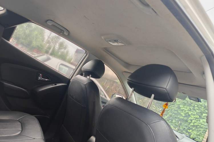 Used Hyundai ix35 2013 2.0L Automatic Two-Wheel Drive Smart GLS China IV Standard
