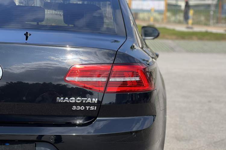 Used Volkswagen Magotan 2019 330TSI DSG Leading Model China VI Standard