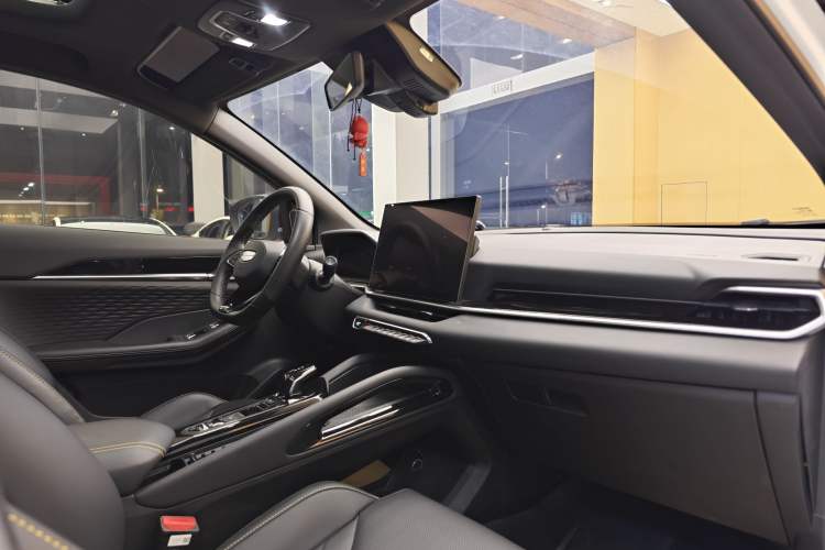 Used Geely Auto Coolray 2025 Bin Yue L 1.5T DCT Starlight Edition
