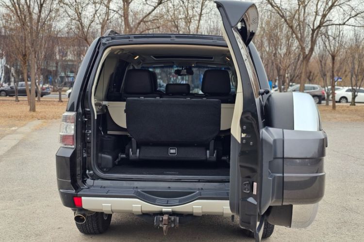 Used Mitsubishi Pajero 2016 3.0L Automatic Prestige Version China V Standard
