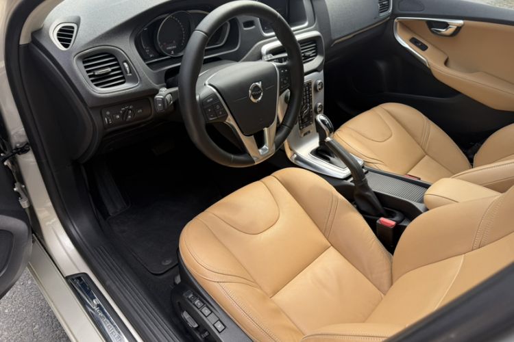 Used Volvo V40 2018 T3 Zhiya Edition