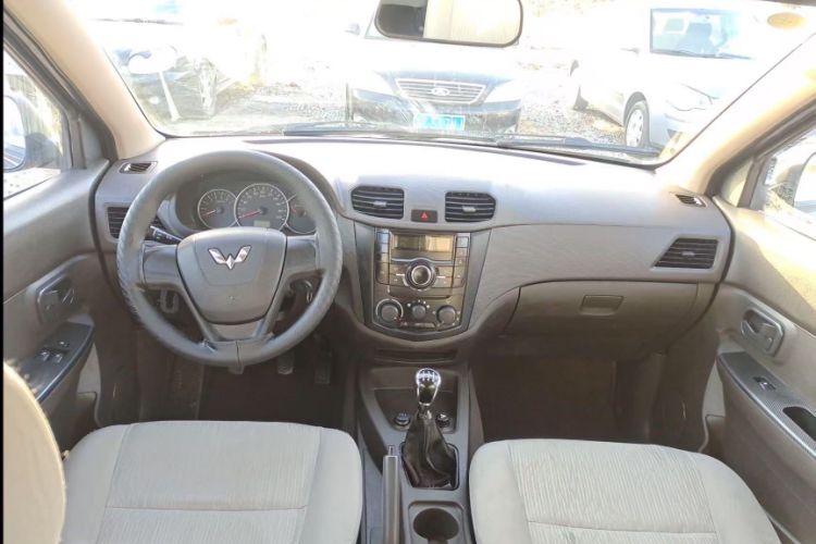 Used Wuling Hongguang 2015 1.2L S Base Model China V Standard
