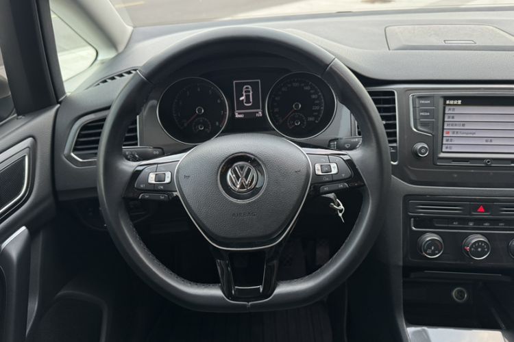Used Volkswagen Golf Sportsvan 2016 230TSI Manual Entry-Level Trim
