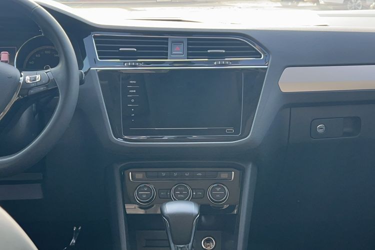 Used Volkswagen Tiguan L 2019 Updated Version 330TSI Automatic Two-Wheel Drive Panoramic Comfort Edition China VI Standard
