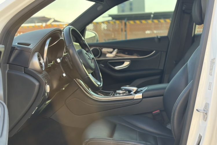 Used Mercedes-Benz GLC 2019 GLC 260 L 4MATIC Dynamic Model