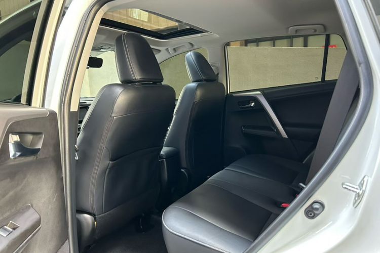 Used Toyota RAV4 2016 2.0L CVT 4x4 New Edition China V Standard
