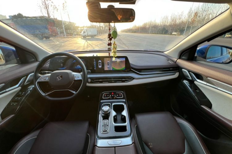 Used SOL QX 2021 300T DCT Chasing Light Edition
