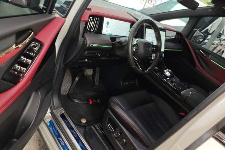 Used GAC Trumpchi M8 2023 Zongshi Series Dual-Motor Supreme Edition