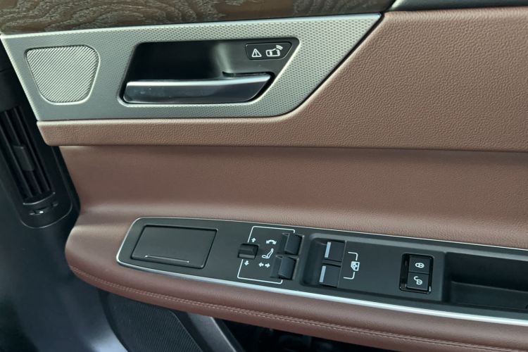 Used Jaguar XFL 2018 XFL 2.0T 250 PS Premium Edition
