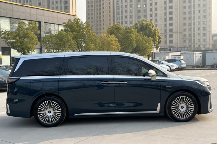 Used VOYAH Dream 2025 PHEV Four-Wheel-Drive Flagship Version – Qiankun Edition
