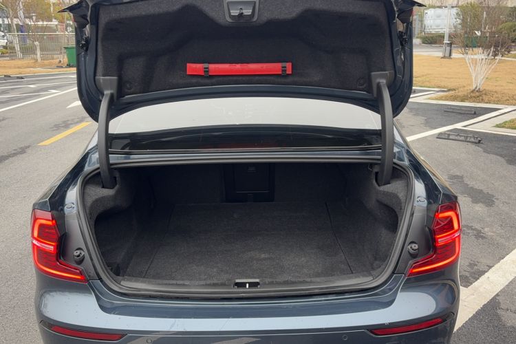 Used Volvo S60 2021 T4 Zhiyi Luxury Edition