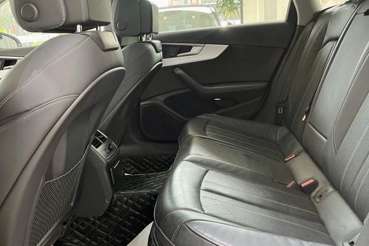 Used Audi A4L 2022 40 TFSI Luxury Dynamic Model
