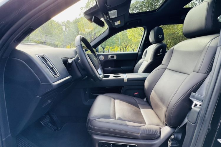 Used Li Auto L8 2023 Pro Model
