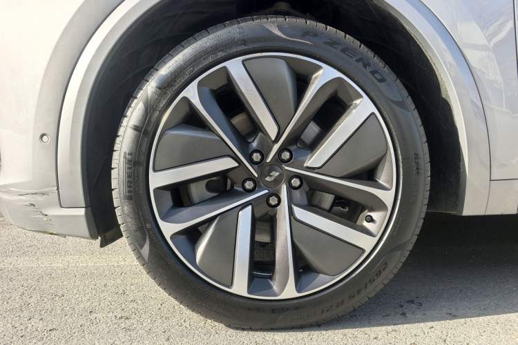 Used Li Auto L8 2024 Ultra Model
