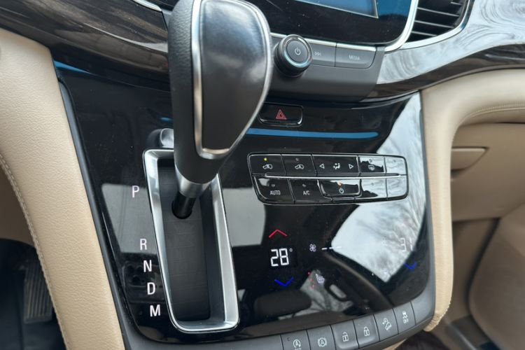 Used Buick GL8 2017 ES 28T Luxury Model China V Standard