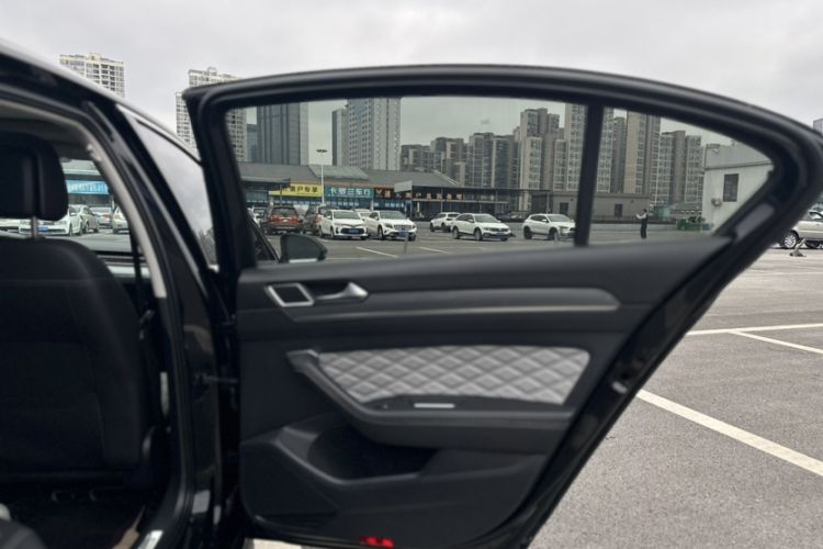 Used Volkswagen Magotan 2023 2 Million Units Limited Edition 330TSI DSG Leading Version
