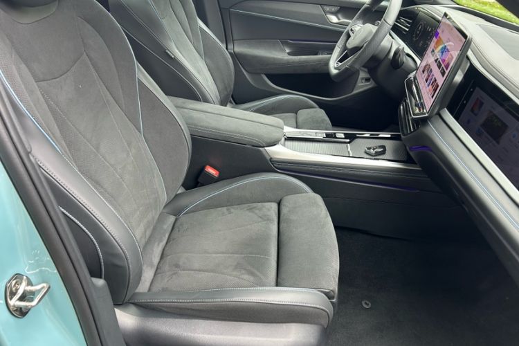 Used Volkswagen Passat 2025 Pro 380TSI Starry Dragon Luxury Edition
