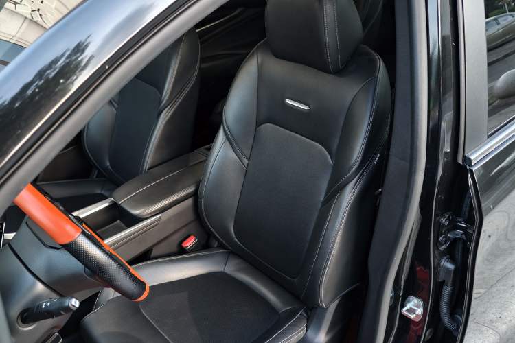 Used SAIC MAXUS EUNIQ 5 2022 Luxury Edition Six Seats
