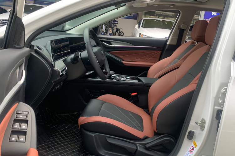 Used Changan Eado 2023 Changan Edition PLUS Blue Whale NE 1.4T GDI DCT Prestige Version
