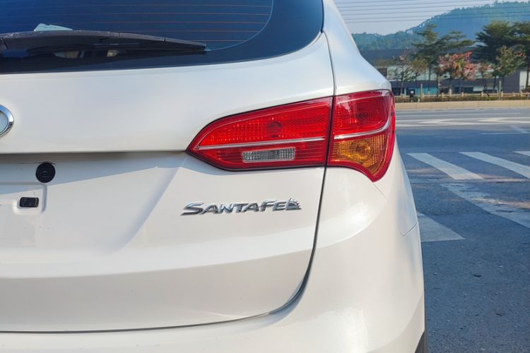 Used Hyundai Santa Fe 2013 2.4L Automatic Two-Wheel Drive Smart Version
