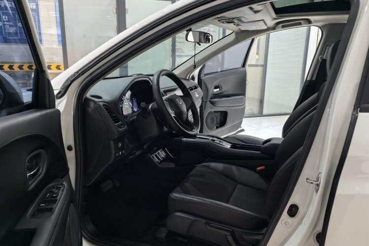 Used Honda Vezel 2020 1.5L CVT Pioneer Edition
