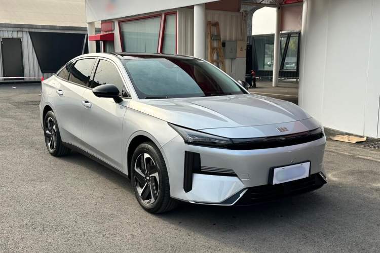 Used  L6 2025 EM-i 140km Starship Edition