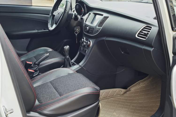 Used Cowin C3R 2015 1.5L Manual Gold Diamond Edition