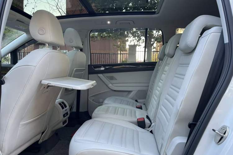 Used Volkswagen Touran 2018 Volkswagen Touran L 280TSI DSG Comfort Edition 7-seater