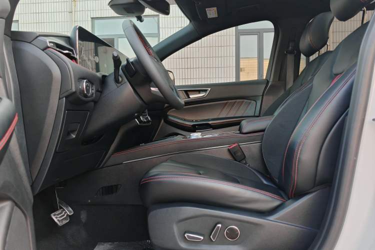 Used Ford Edge 2021 PLUS EcoBoost 245 4x4 ST-Line 7-Seater
