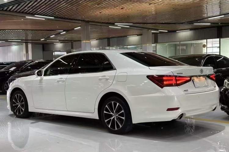 Used Toyota Crown 2018 2.0T Fashion Edition
