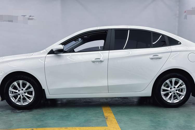 Used Roewe i5 2023 1.5L Manual Comfort Edition
