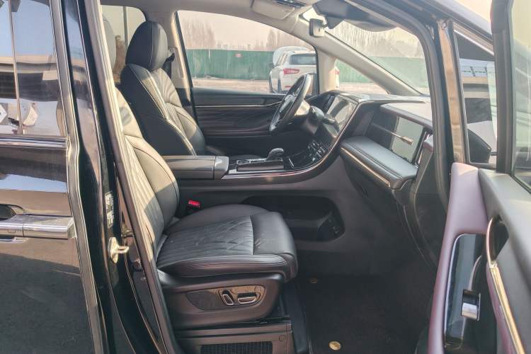 Used GAC Trumpchi M8 2024 Master Series 400T Ultimate Edition
