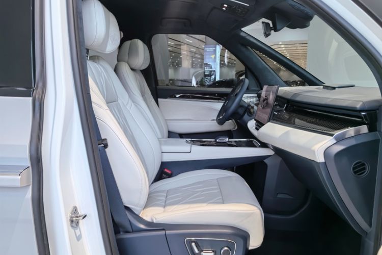 Used Zeekr 009 2024 Six-Seat Executive Version 4WD 108 kWh