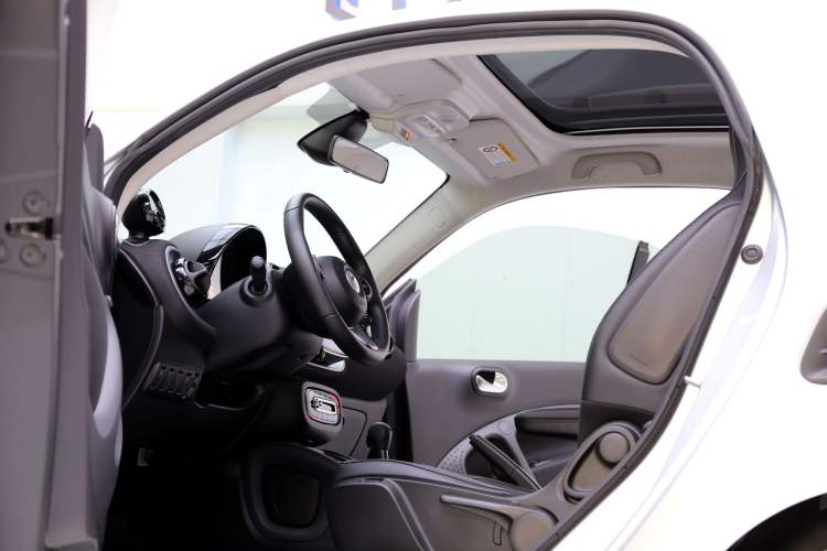 Used  fortwo 2018 0.9T 66kW Hardtop Pioneer Edition China V Emission Standard
