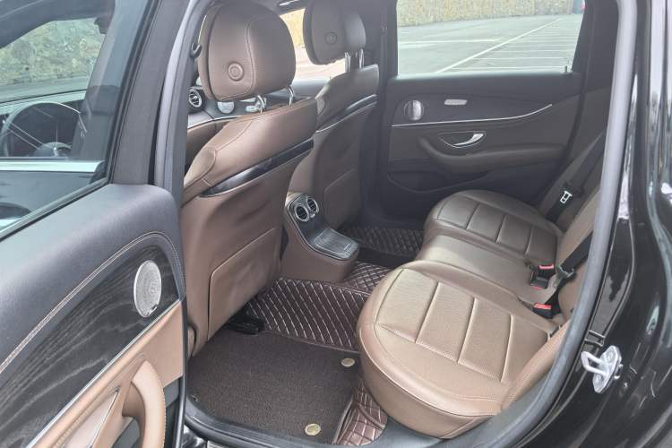 Used Mercedes-Benz E-Class 2021 E 300 L Sporty and Stylish Model