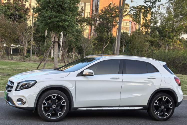 Used Mercedes-Benz GLA 2017 GLA 220 4MATIC Fashion Model