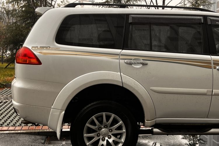 Used Mitsubishi Pajero Sport 2013 3.0L Automatic 4x4 Executive Edition
