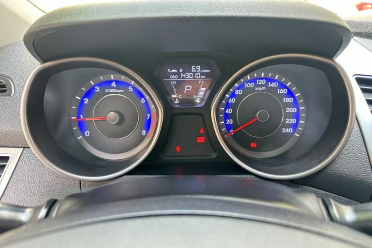 Used Hyundai Elantra 2015 1.6L Automatic Fashion Model
